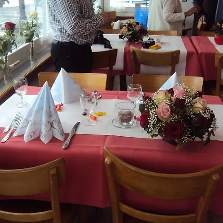Oberlanderhof 2* Бёнинген